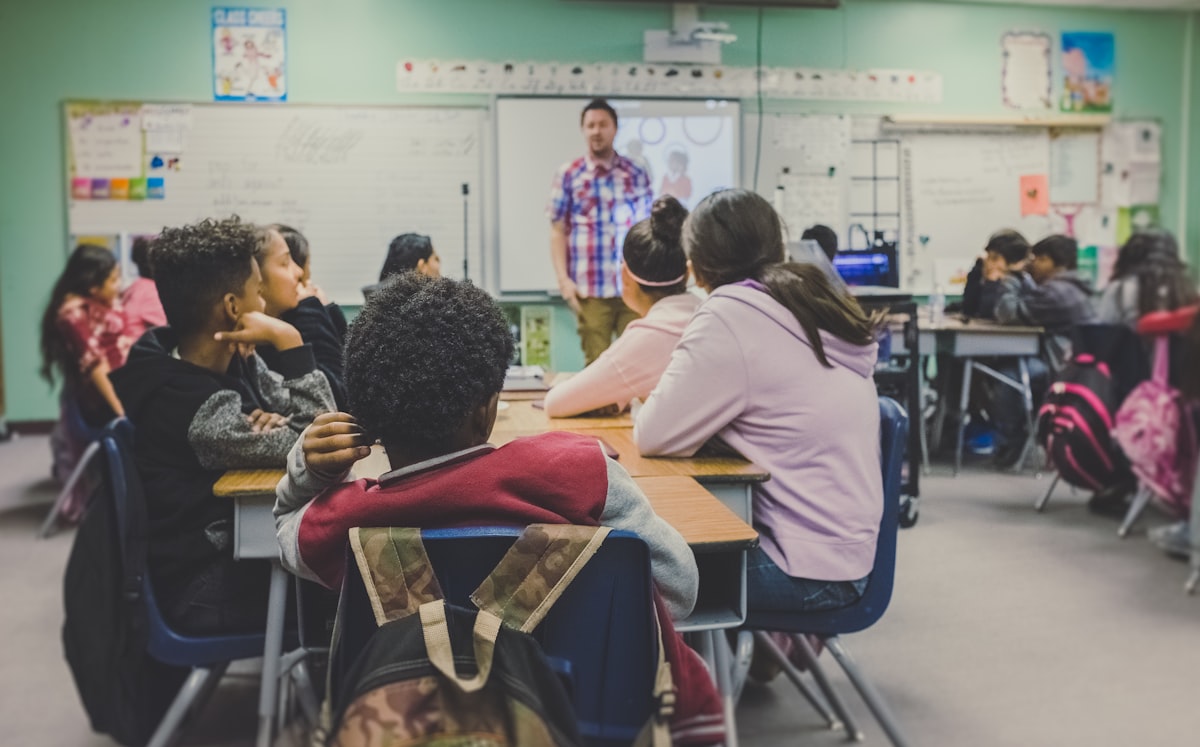 Centros educativos presentan experiencias de innovación y participación estudiantil